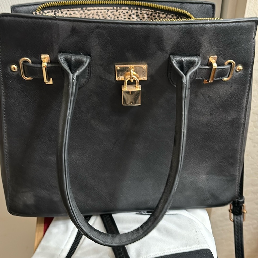 Bolsa Mediana de piel negra